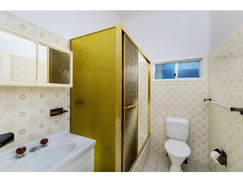 17 Black Street, Yeerongpilly QLD 4105