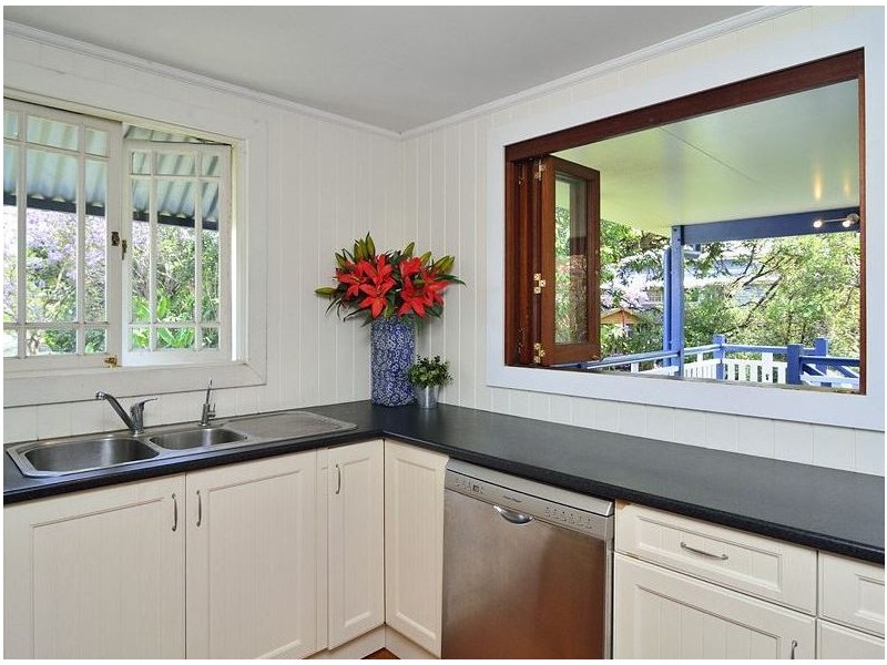 19 Black Street, Yeerongpilly QLD 4105