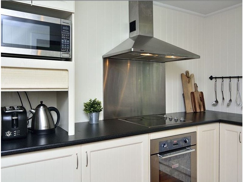 19 Black Street, Yeerongpilly QLD 4105