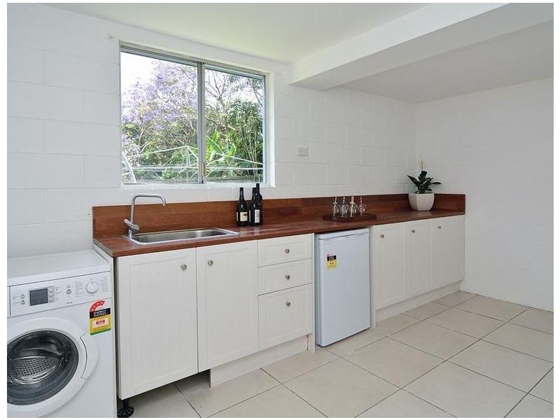 19 Black Street, Yeerongpilly QLD 4105