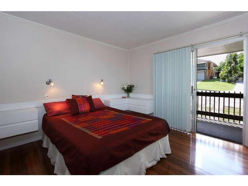 102 Fegen Drive, Moorooka QLD 4105
