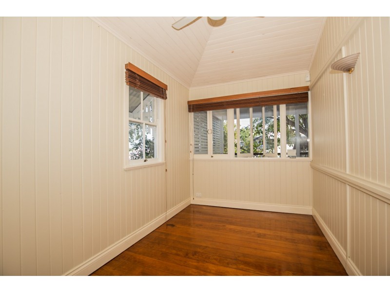 23 Kintore Street, Annerley QLD 4103