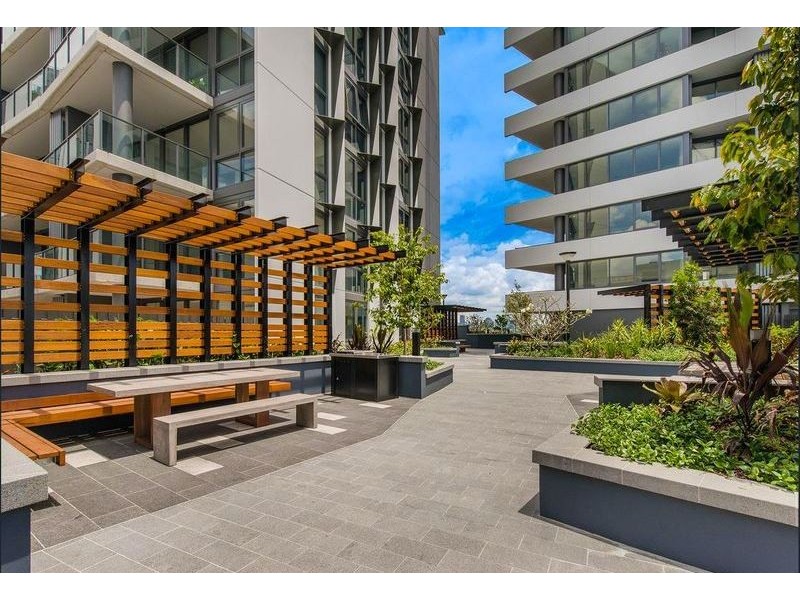 11205/300 Old Cleveland Road, Coorparoo QLD 4151