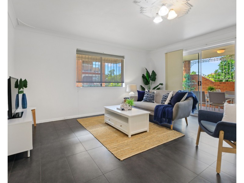 1/102 Pembroke Road, Coorparoo QLD 4151