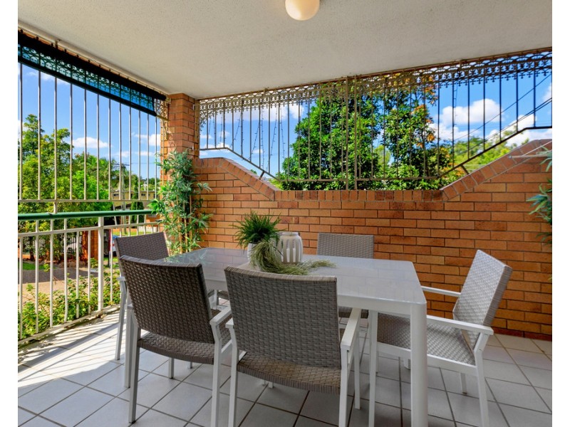 1/102 Pembroke Road, Coorparoo QLD 4151