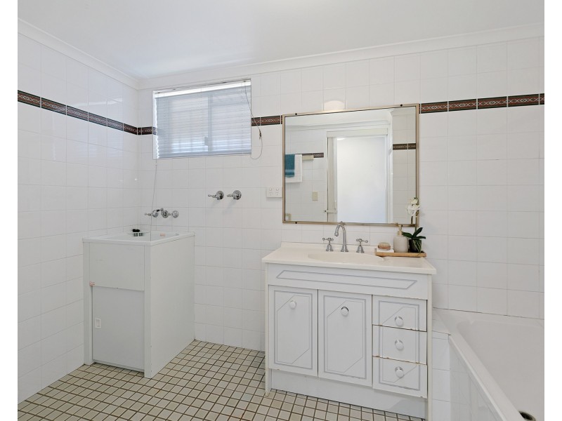 1/102 Pembroke Road, Coorparoo QLD 4151