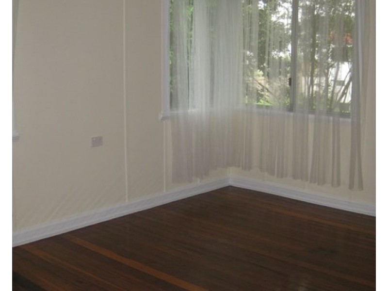 60 Cameron Street, Fairfield QLD 4103