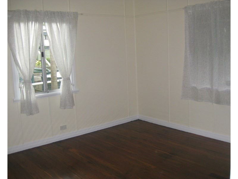 60 Cameron Street, Fairfield QLD 4103