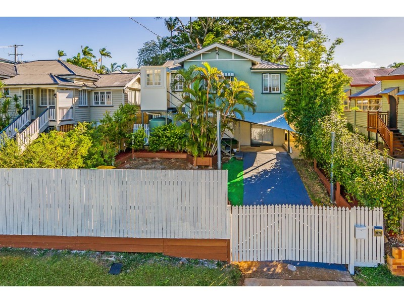 1077 Logan Road, Holland Park West QLD 4121