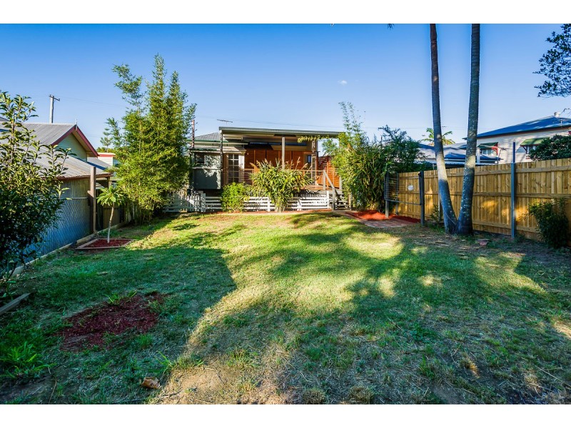 1077 Logan Road, Holland Park West QLD 4121