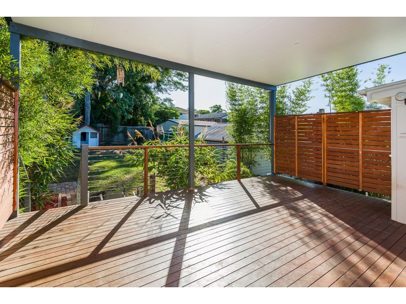 1077 Logan Road, Holland Park West QLD 4121