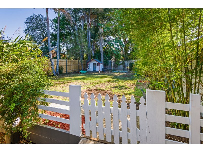 1077 Logan Road, Holland Park West QLD 4121