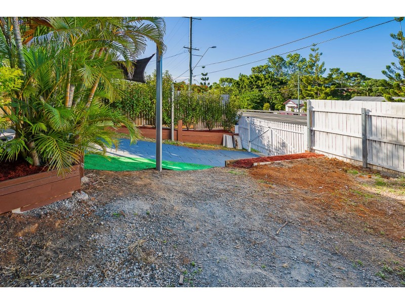 1077 Logan Road, Holland Park West QLD 4121