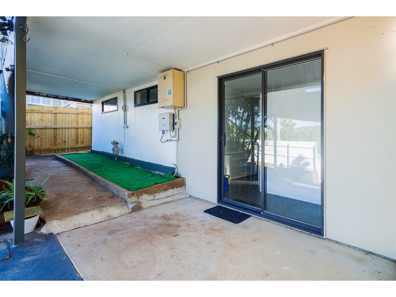 1077 Logan Road, Holland Park West QLD 4121