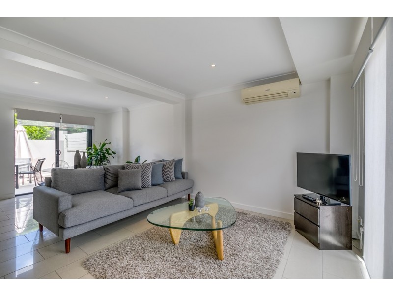 2/15 Clara Street, Annerley QLD 4103