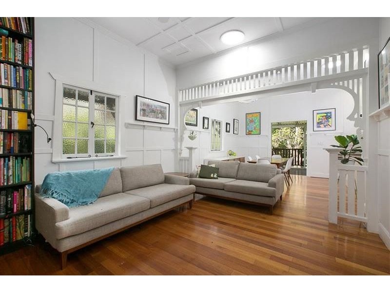 6 Ashby Street, Fairfield QLD 4103