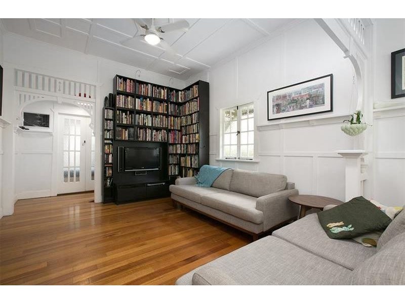 6 Ashby Street, Fairfield QLD 4103