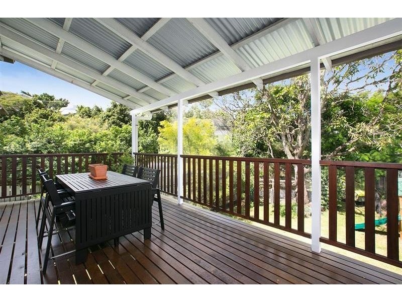 6 Ashby Street, Fairfield QLD 4103