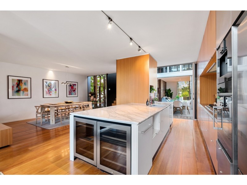 124 Brisbane Corso, Fairfield QLD 4103