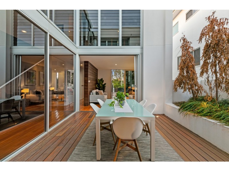 124 Brisbane Corso, Fairfield QLD 4103