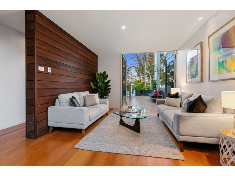 124 Brisbane Corso, Fairfield QLD 4103