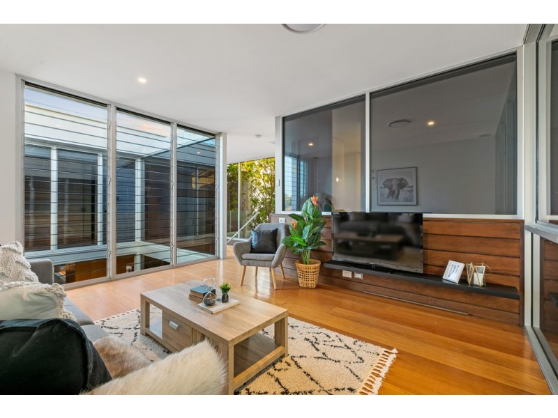 124 Brisbane Corso, Fairfield QLD 4103