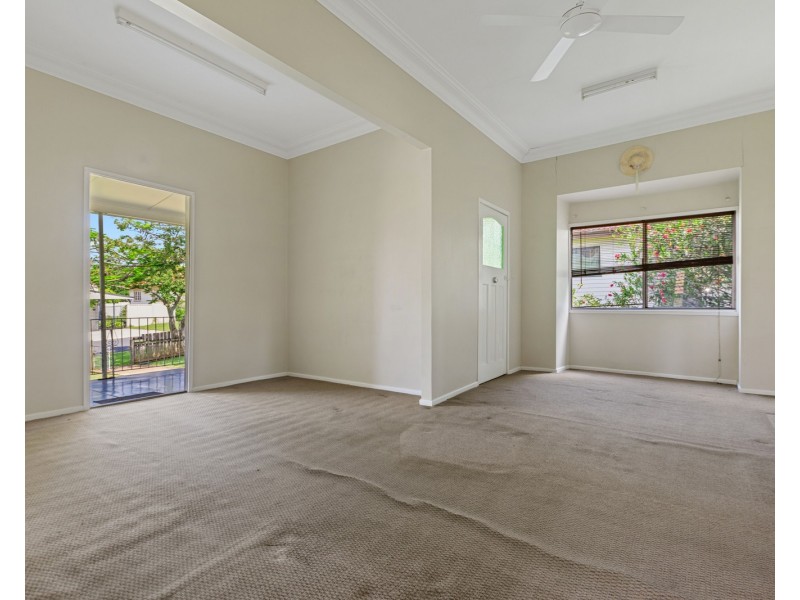 11 Beechcroft Street, Coopers Plains QLD 4108