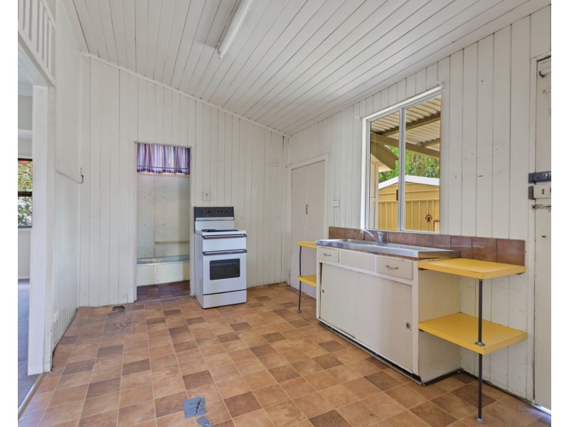 11 Beechcroft Street, Coopers Plains QLD 4108