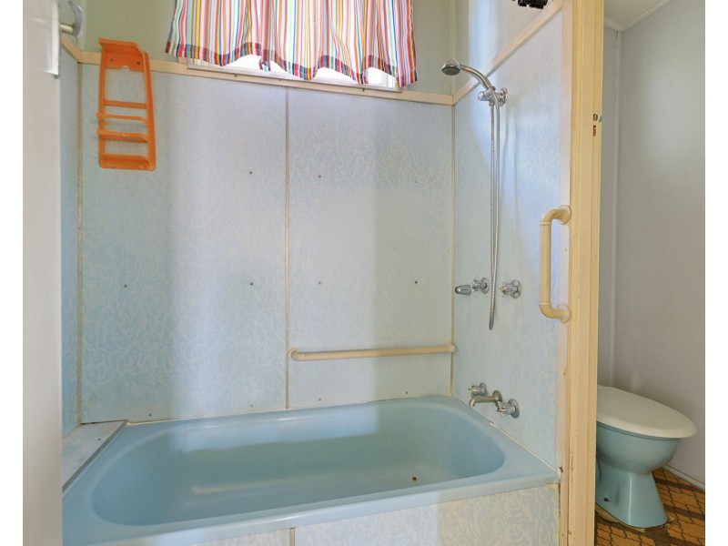 11 Beechcroft Street, Coopers Plains QLD 4108