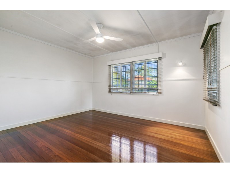 18 Upwood Street, Coopers Plains QLD 4108