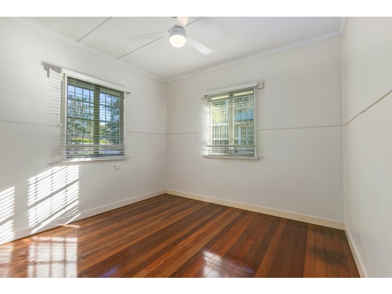 18 Upwood Street, Coopers Plains QLD 4108