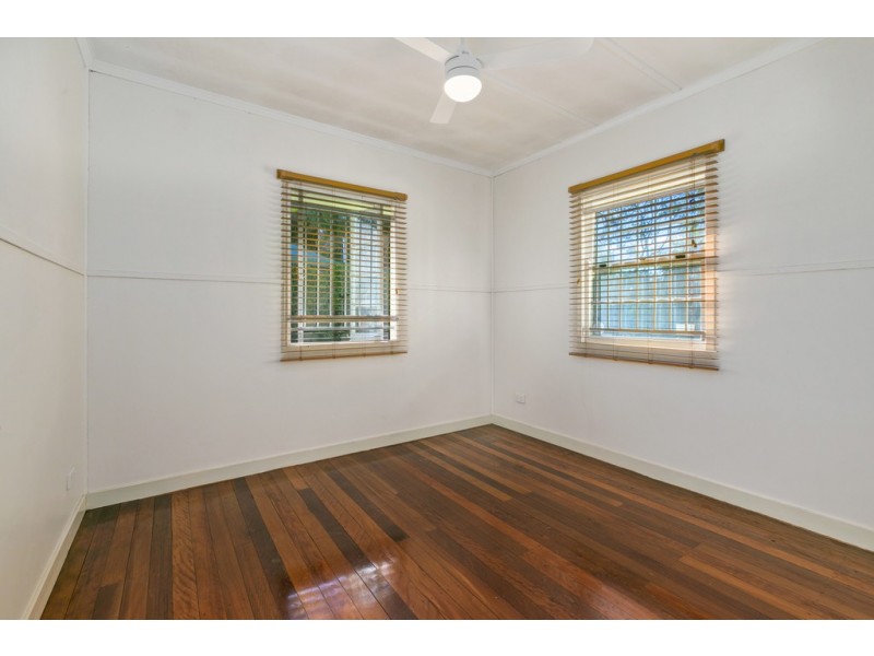 18 Upwood Street, Coopers Plains QLD 4108