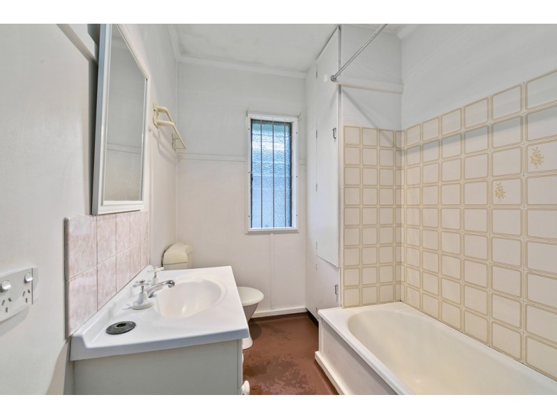 18 Upwood Street, Coopers Plains QLD 4108