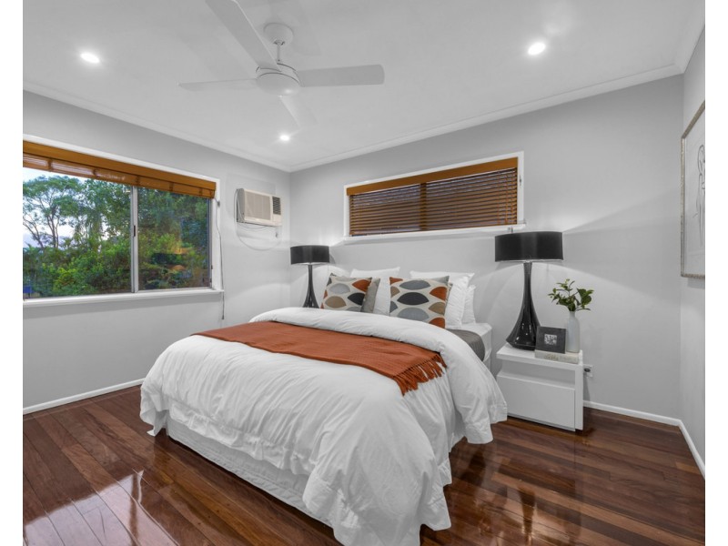 80 Lancelot Street, Tennyson QLD 4105