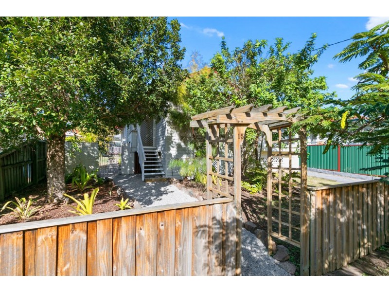 15 Vereker Street, Coopers Plains QLD 4108