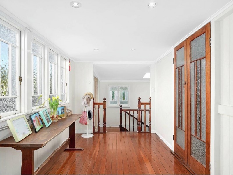 1 Laura Street, Tarragindi QLD 4121