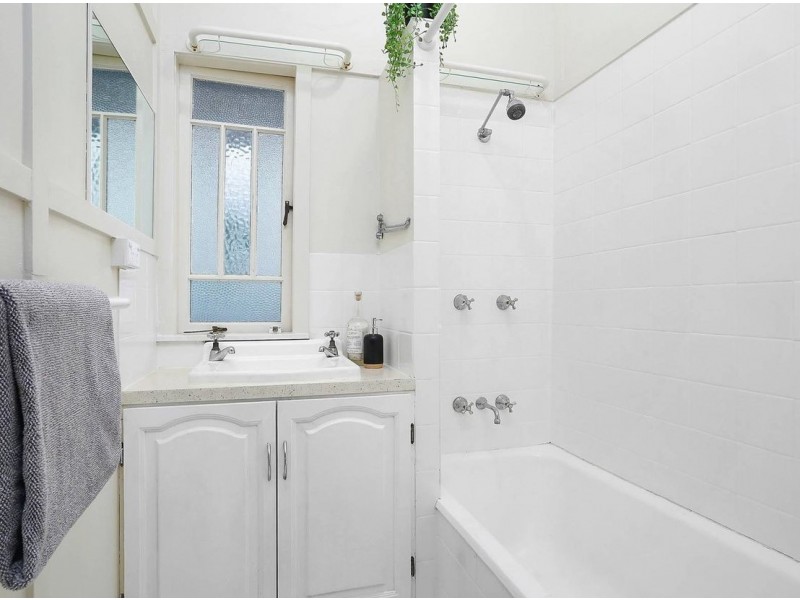 1 Laura Street, Tarragindi QLD 4121