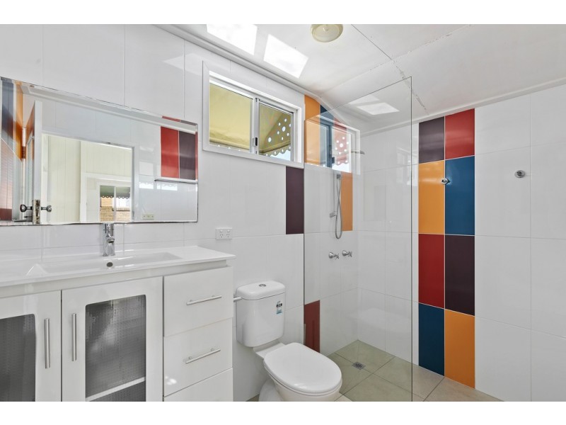 6 Cross Street, Fairfield QLD 4103