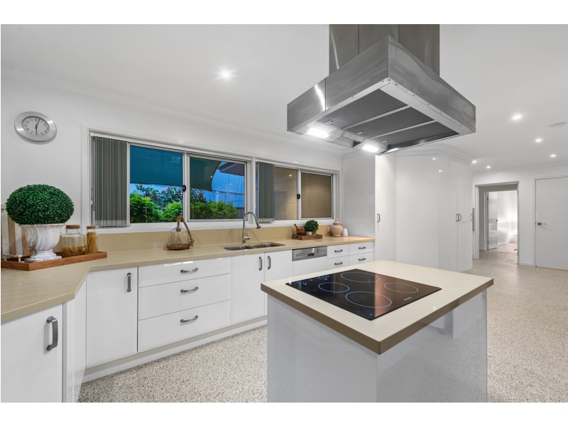 10 Aranui Street, Yeronga QLD 4104