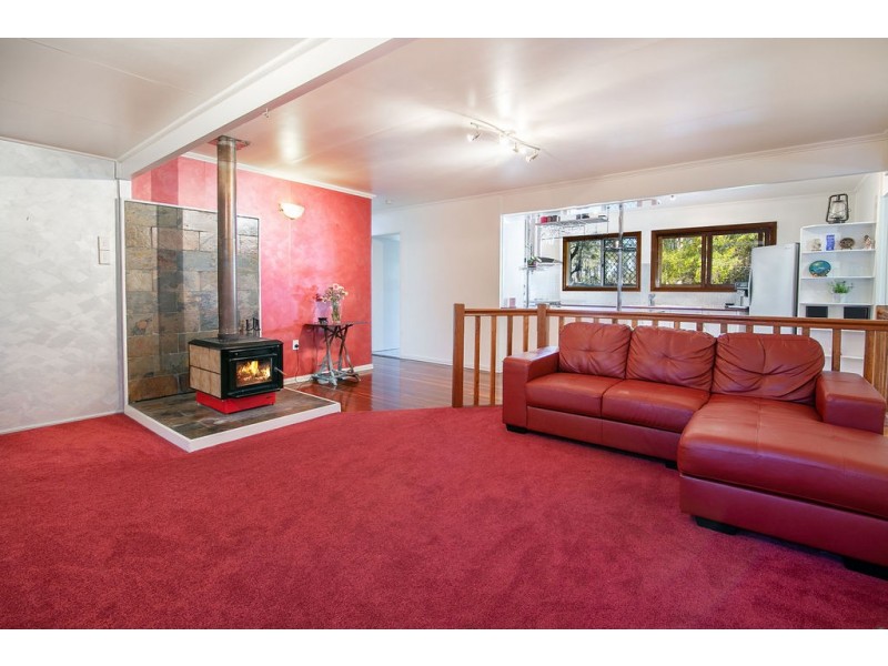443 Brisbane Valley Highway, Pine Mountain QLD 4306