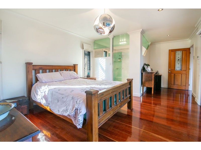 443 Brisbane Valley Highway, Pine Mountain QLD 4306