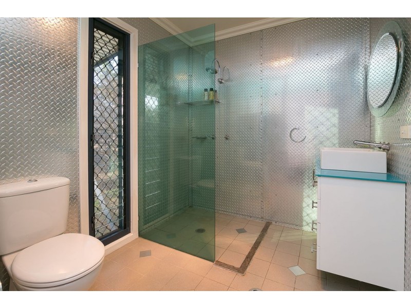 443 Brisbane Valley Highway, Pine Mountain QLD 4306