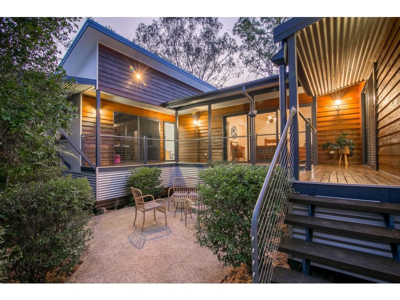443 Brisbane Valley Highway, Pine Mountain QLD 4306