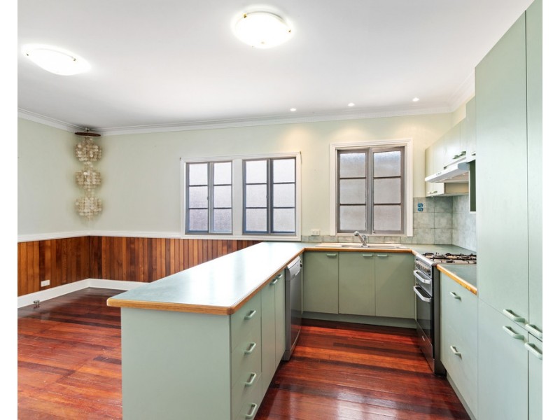 124 Chaucer Street, Moorooka QLD 4105