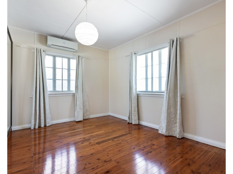 124 Chaucer Street, Moorooka QLD 4105