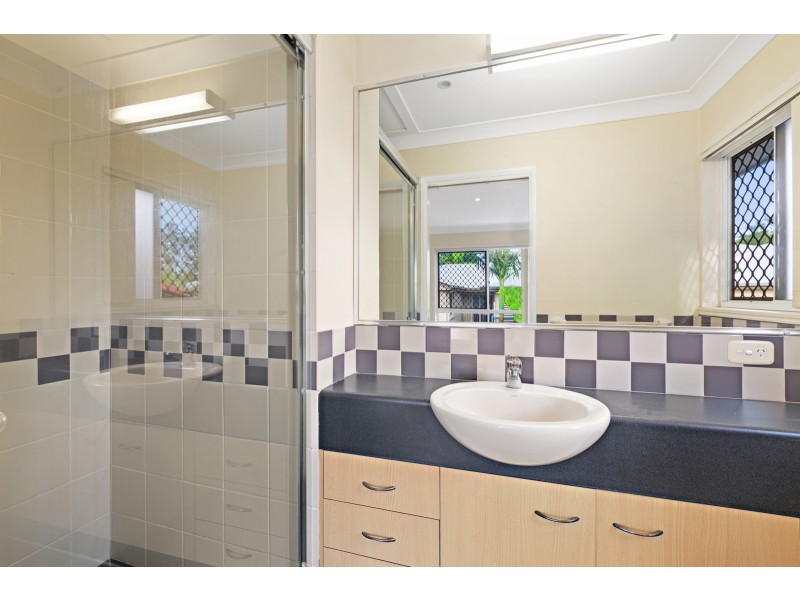 1/117 Ekibin Road, Annerley QLD 4103