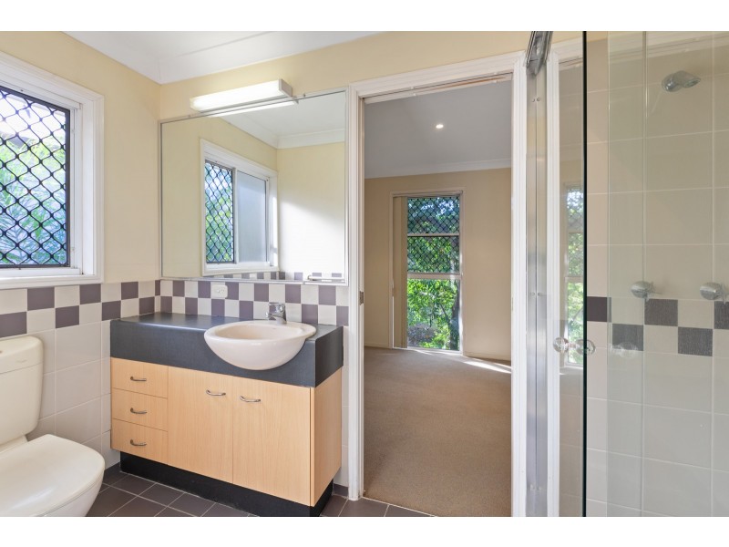 1/117 Ekibin Road, Annerley QLD 4103