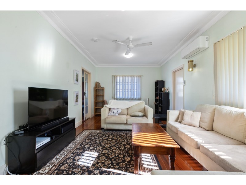 24 Thornycroft Street, Tarragindi QLD 4121