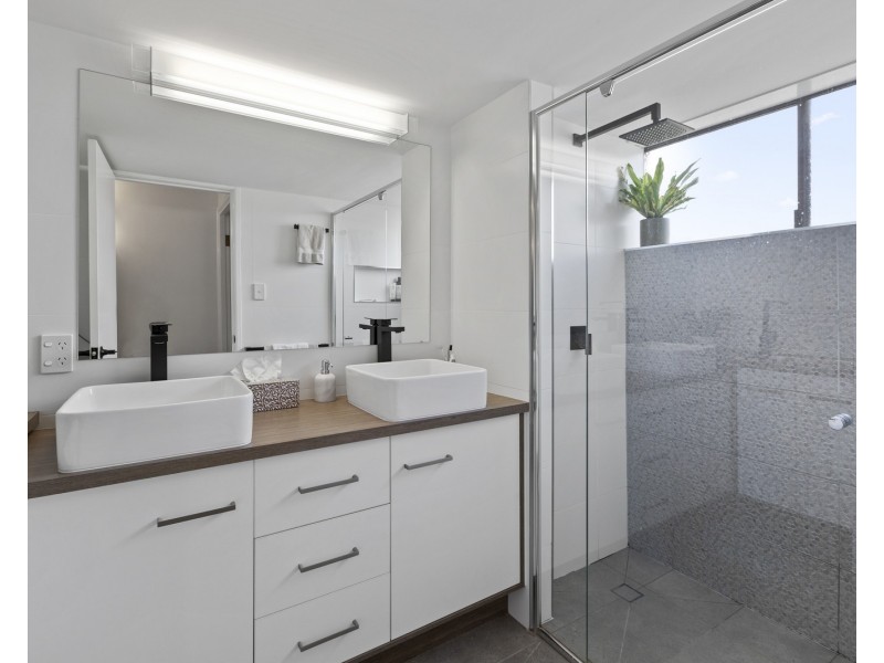 1/115 Park Road, Yeronga QLD 4104