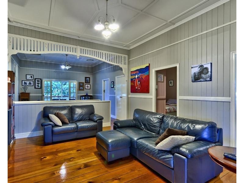 19 Laurier Street, Annerley QLD 4103